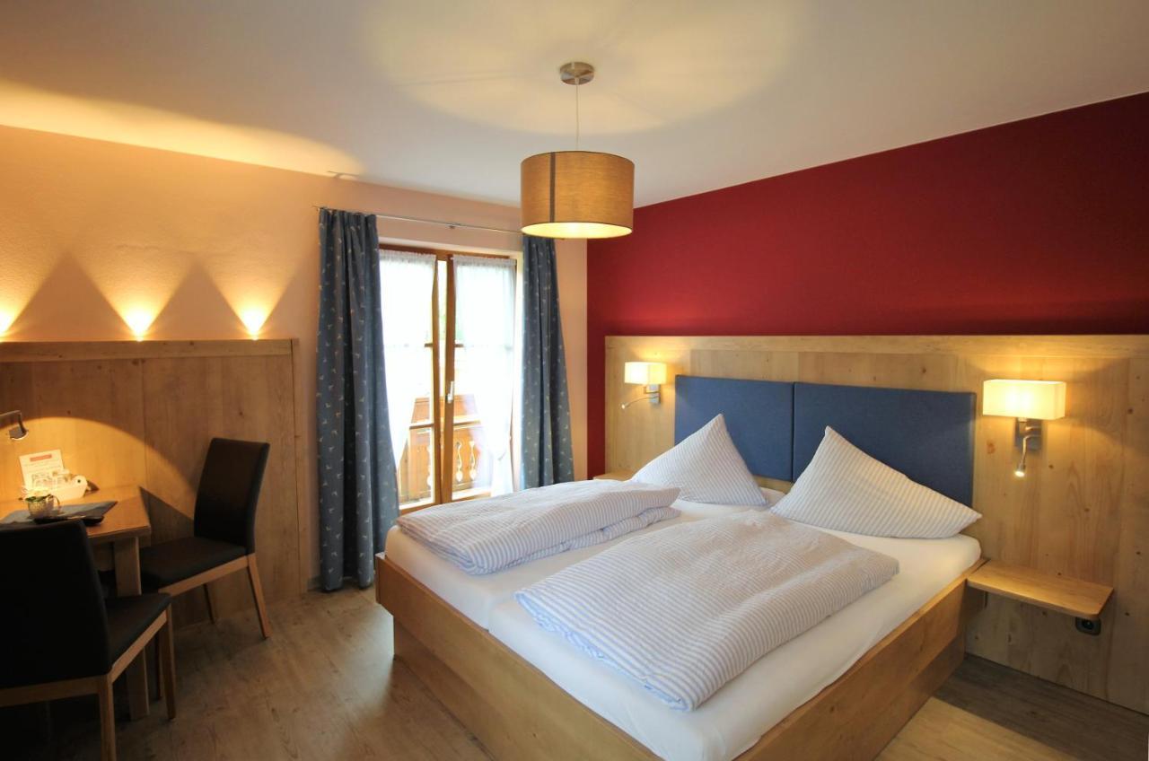 Gaestehaus Alpin - Inkl. Chiemgau-Karte แบร์เกน ภายนอก รูปภาพ