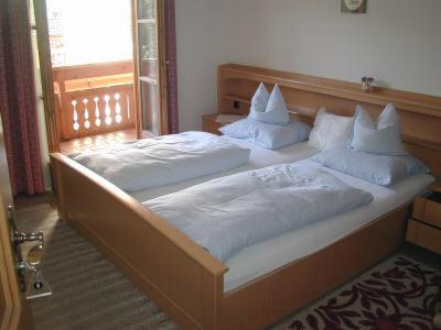 Gaestehaus Alpin - Inkl. Chiemgau-Karte แบร์เกน ภายนอก รูปภาพ