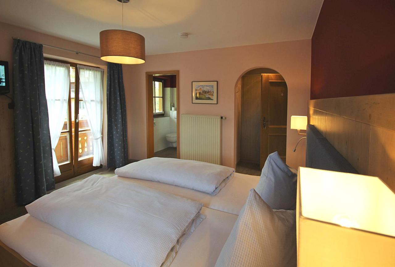 Gaestehaus Alpin - Inkl. Chiemgau-Karte แบร์เกน ภายนอก รูปภาพ