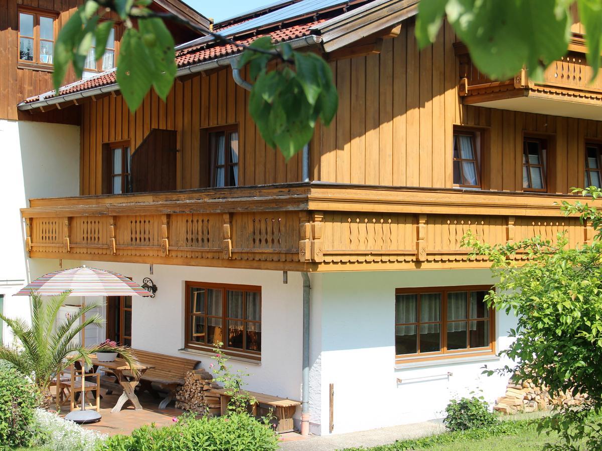Gaestehaus Alpin - Inkl. Chiemgau-Karte แบร์เกน ภายนอก รูปภาพ